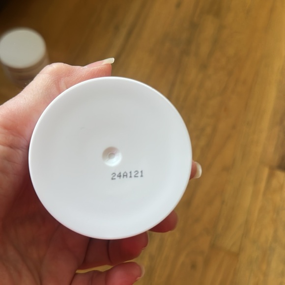 Peter Thomas Roth Skincare - Picture 3 of 5